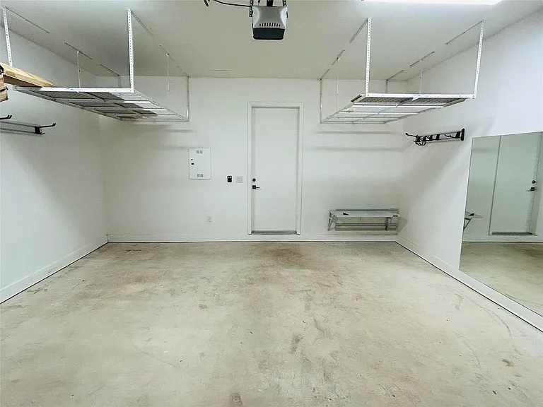 310 SW 9th St #1 — Photo 29