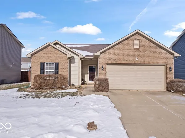 2724 Winding Creek Ln, Greenfield, IN 46140