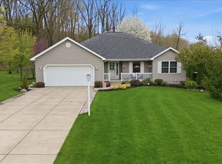 4814 Sebastian Dr, Lockport, NY 14094