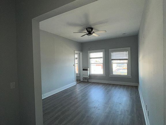4th image of 1833 S Main St #409