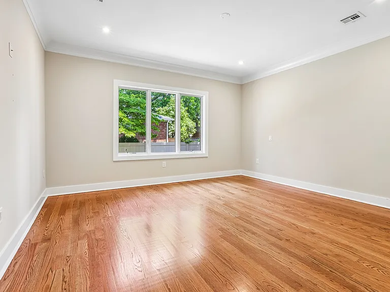 211 Warwick Ave #1 — Photo 36