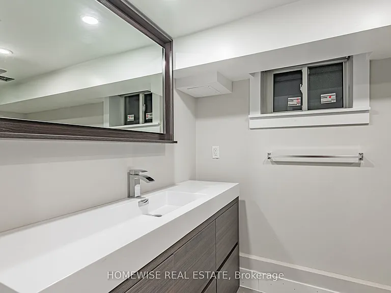 68 Fairleigh Cres #LOWER — Photo 12