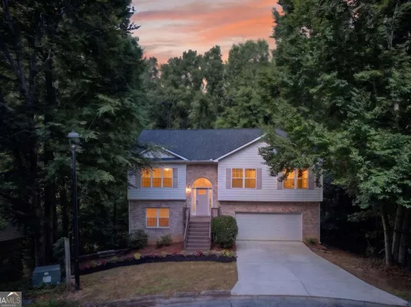 9917 Silver Leaf Ct, Douglasville, GA 30135