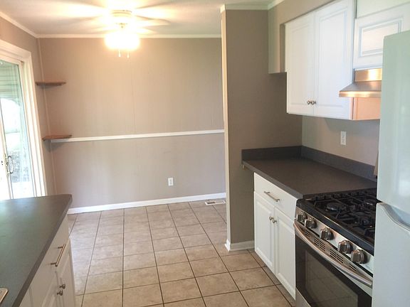 3rd image of 4741 Robinwood Dr