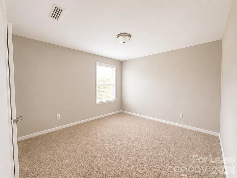 2025 Fuschia Ct — Photo 12