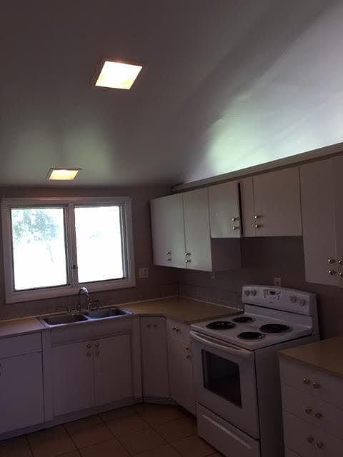 2nd image of 1409 Glenshire St