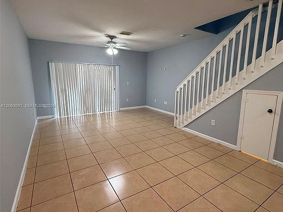 4th image of 8811 S Isles Cir #8811