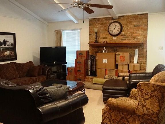 2nd image of 605 Meadow Creek Dr