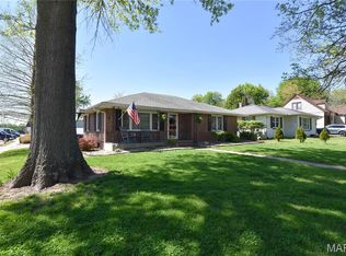 100 N Franklin St, Bunker Hill, IL 62014