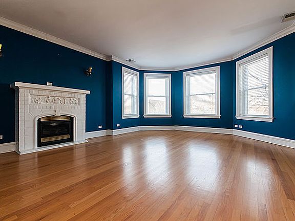 2nd image of 1425 W Pratt Blvd #3