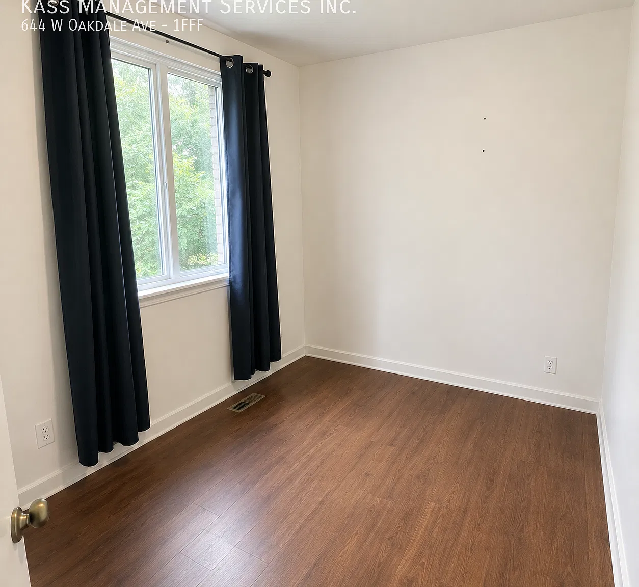Charming Lakeview Apartment — Photo 2