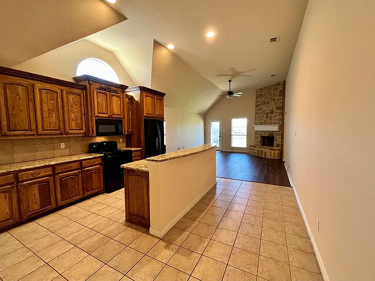 921 Raleigh Path Rd — Photo 8
