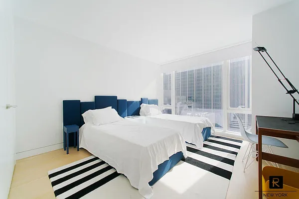 Rented by R New York | media 42