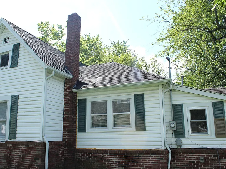 1411 S Webster St — Photo 14