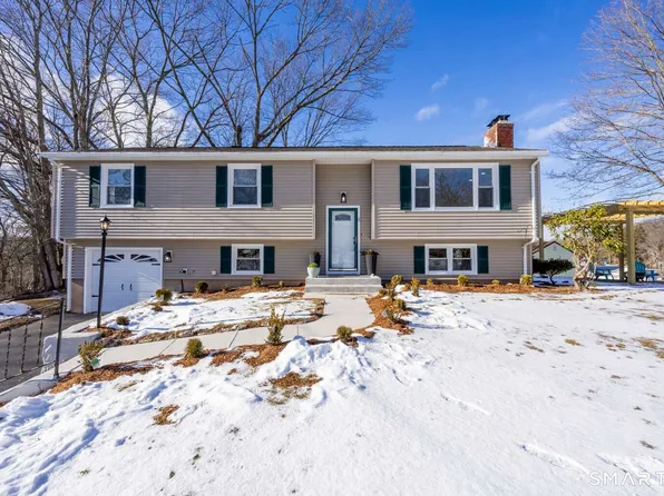 5 Briarwood Lane, Branford, CT 06405