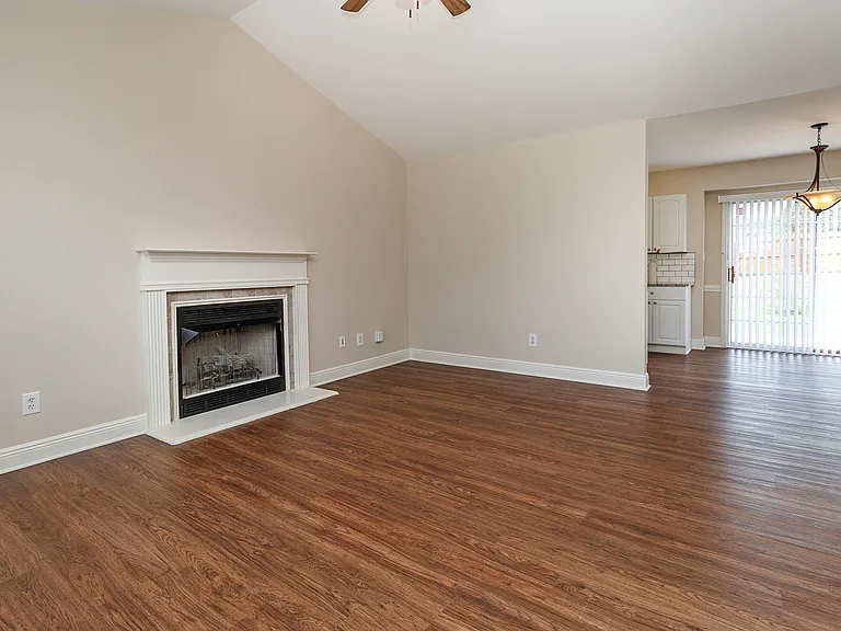 4401 Craven Hill Dr — Photo 4
