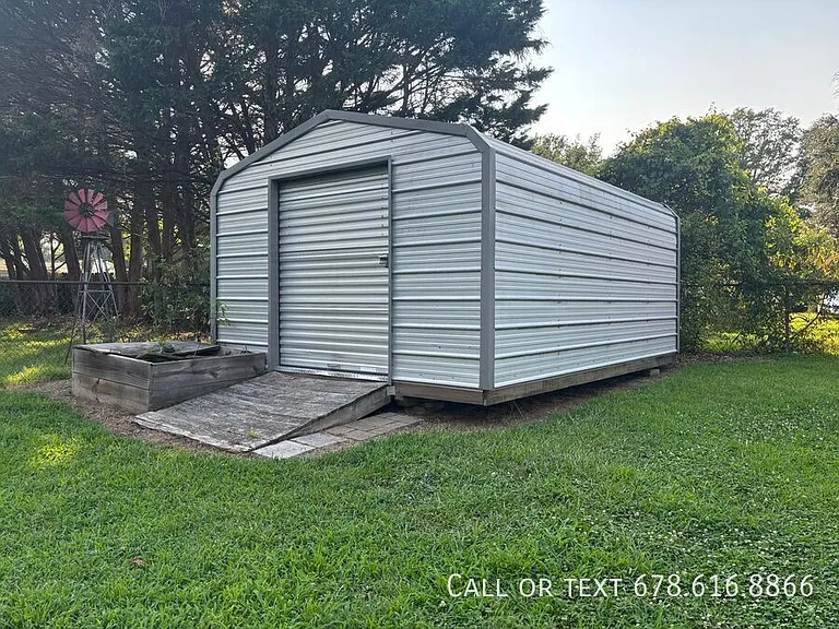 560 Lee Byrd Rd #B — Photo 15