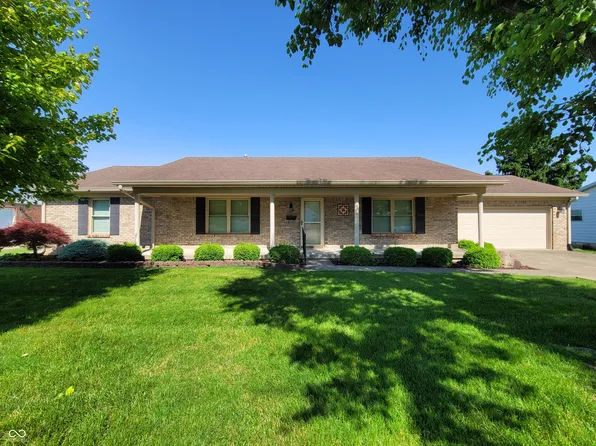 1220 N Arthur St, Rushville, IN 46173