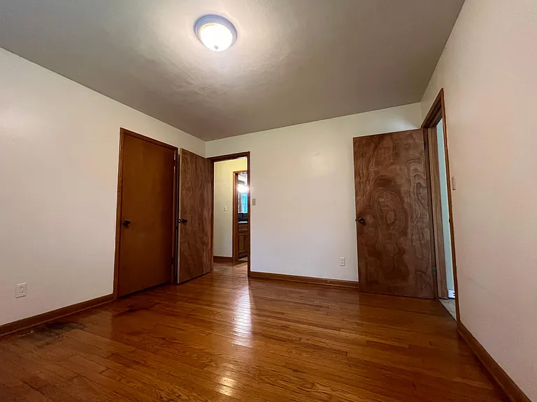 2250 S Virginia Ave — Photo 21