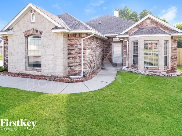 4200 Mackenzie Dr, Moore, OK 73160