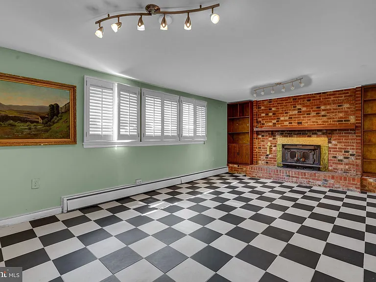 8905 Valley Forge Dr — Photo 21