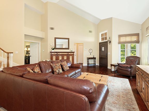 4th image of 1755 Southern Hills Pl