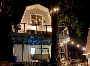 24095 Lakeview Dr, Crestline, CA 92325