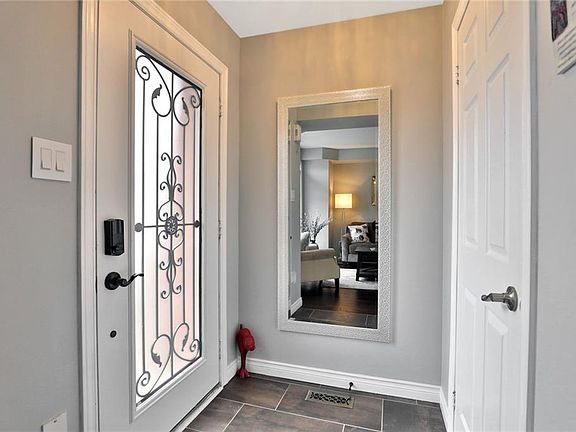 4th image of 75 Glenashton Dr