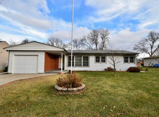 402 5th Ave NW, Dodge Center, MN 55927