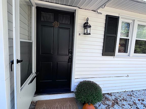 4th image of 1049 Mammoth Rd Unit B