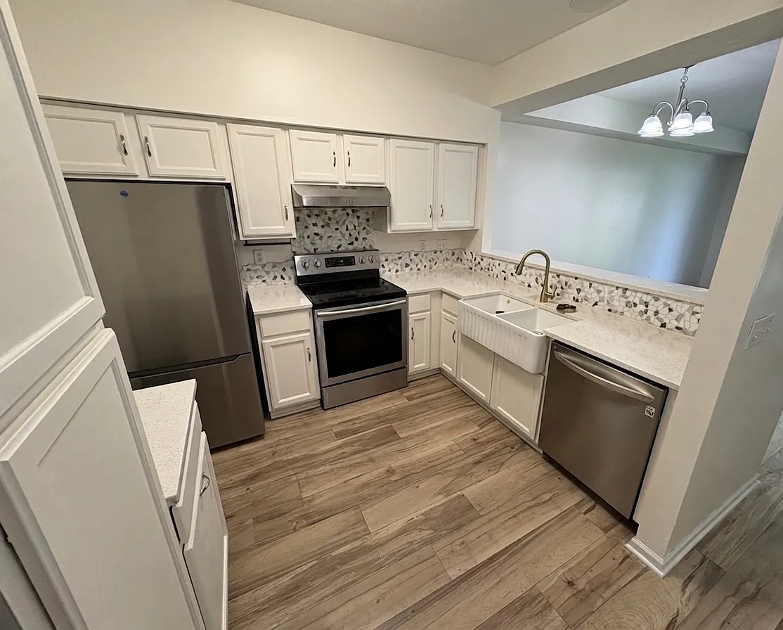 2 bed, 1399 sqft, $1,975 — Photo 2