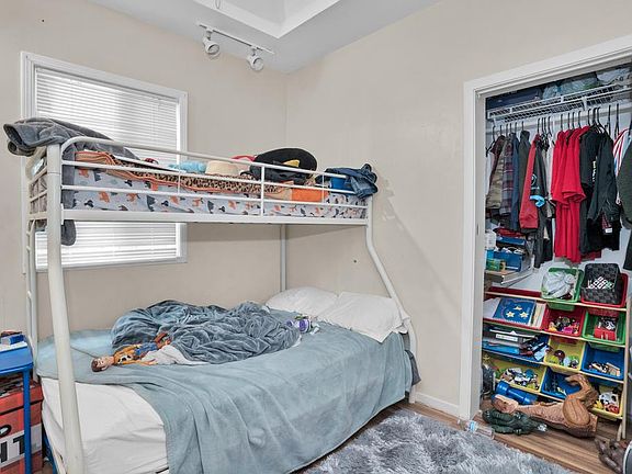 5th image of 1301 S B St