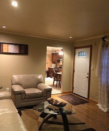 4th image of 23 Keeler St