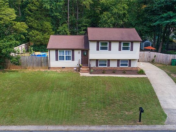 2nd image of 8203 Mahogany Dr
