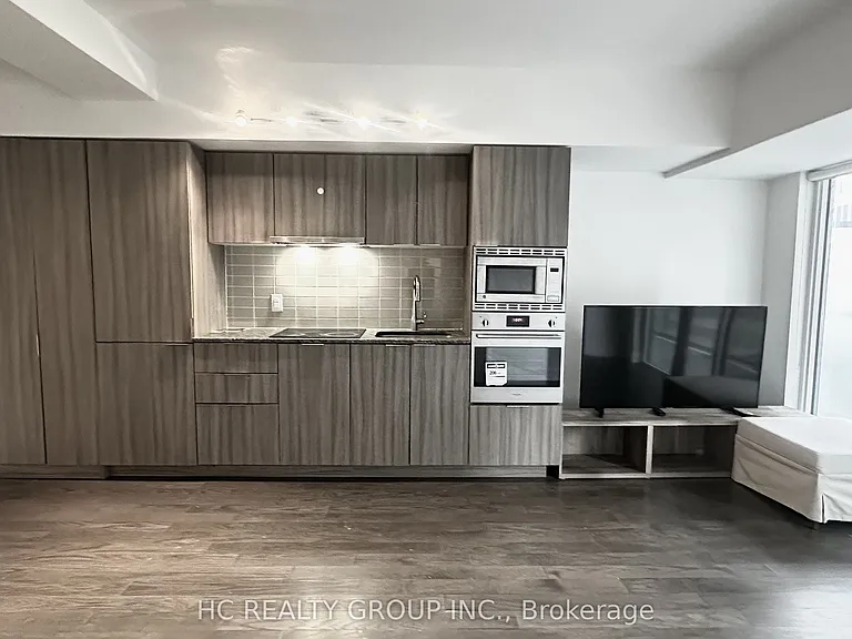 955 Bay St #1008 — Photo 1