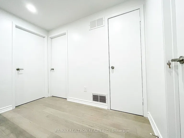 47 Cheeseman Dr — Photo 23