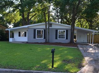 16 Azalea Dr, Mary Esther, FL 32569