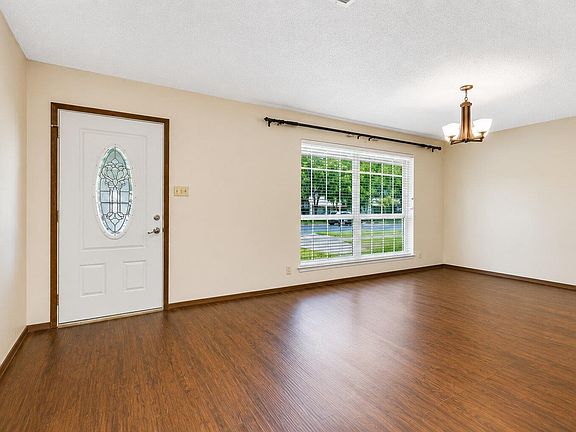 4th image of 11012 Alhambra Dr