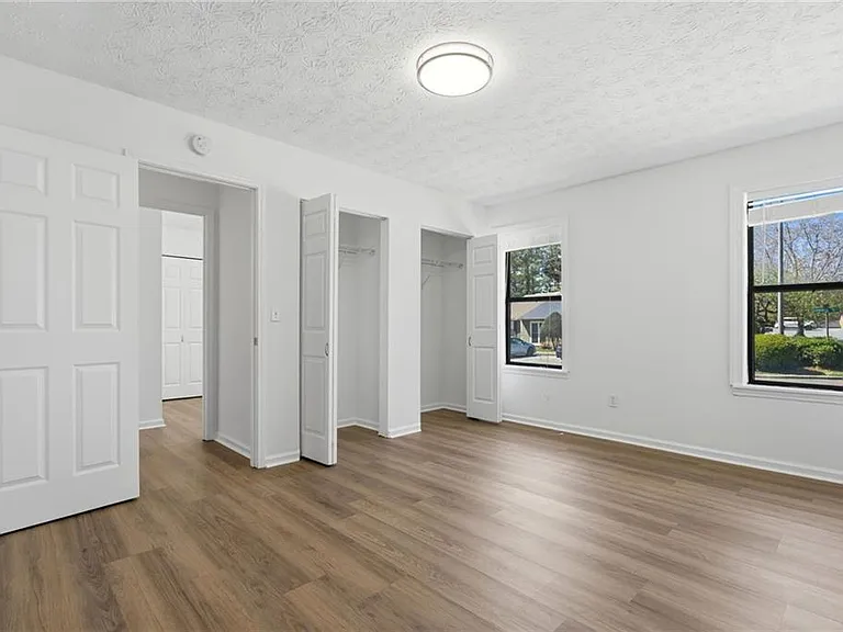 129 Sandalwood Cir — Photo 25