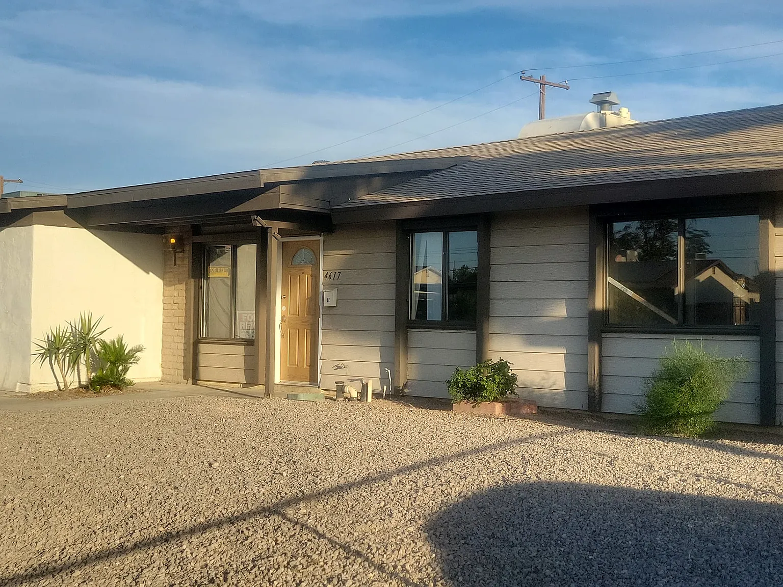 3 bed, 1438 sqft, $2,100 — Photo 1