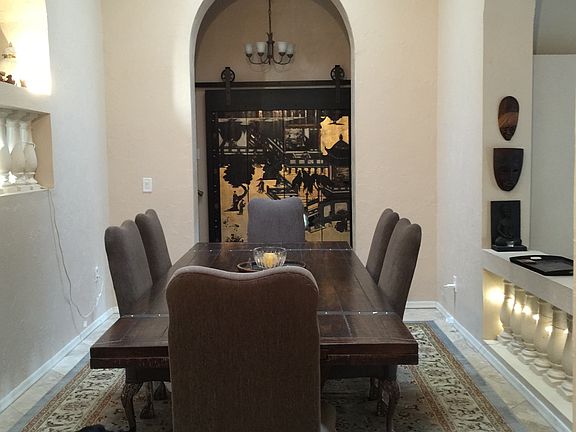 dinning room seats 14