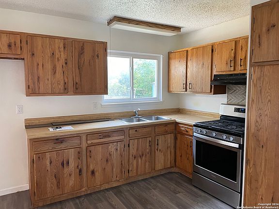 4th image of 5807 KNOLL KREST ST