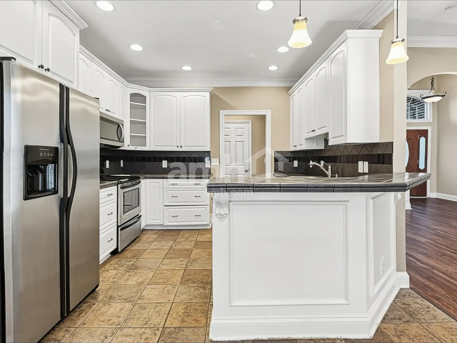 3 bed, 3.5 bath, 2626 sqft, $2,920 — Photo 4