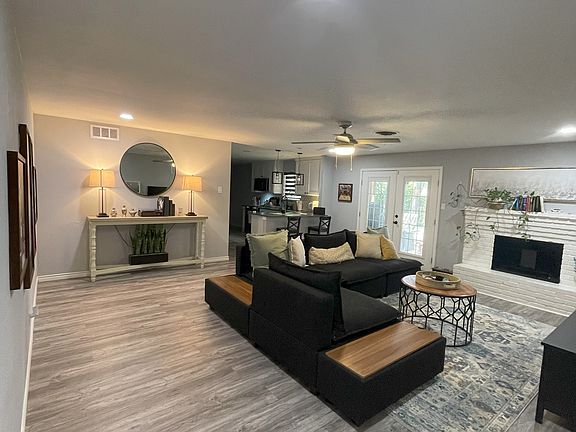 4th image of 6909 Marilyn Ln