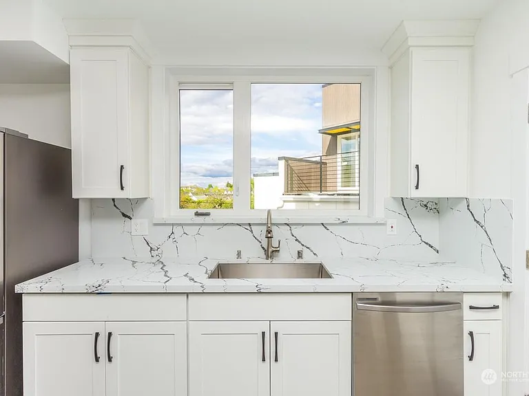 7100 Beacon Ave S #S7100 — Photo 8