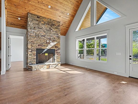 3rd image of 383 Rustic Barn Trl