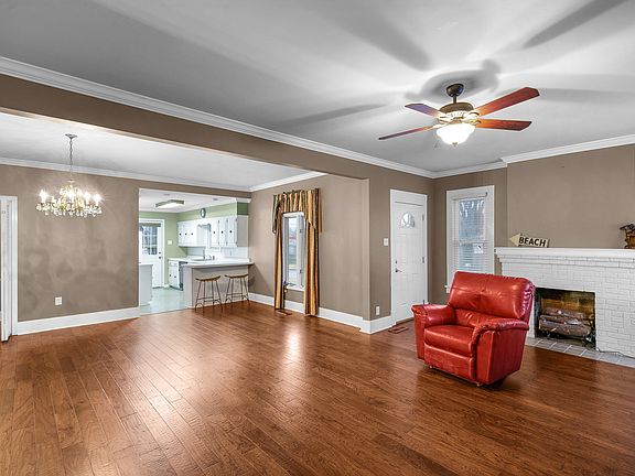 3rd image of 426 N Fowlkes Ave
