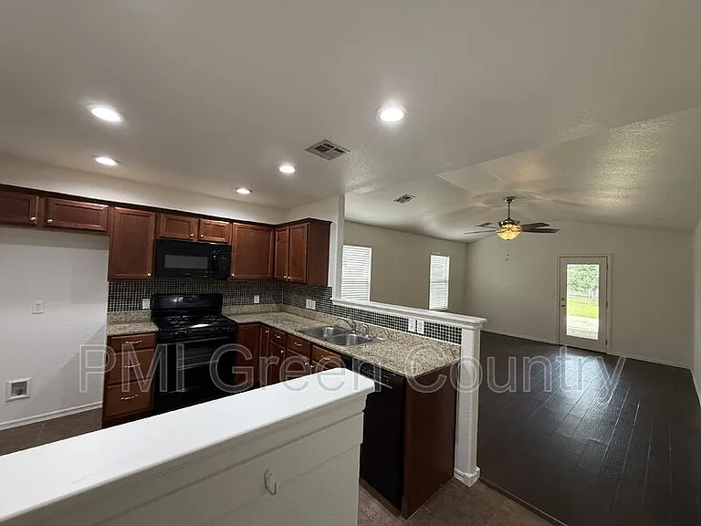 4040 W 105th St S — Photo 7