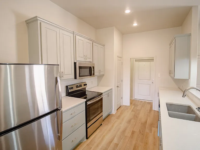 11909 Evanston Ave — Photo 4