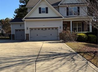 495 Rolling Pines Dr, Spring Lake, NC 28390